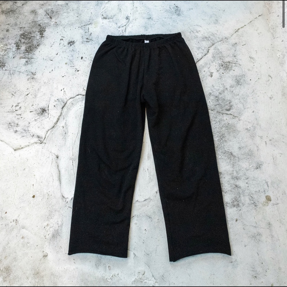 BRAND NEW LHLL Cropped Sweatpants (S)